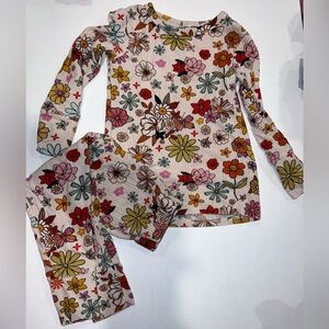 - [ ] Posh Peanut Ribbed flower Classic pajama set